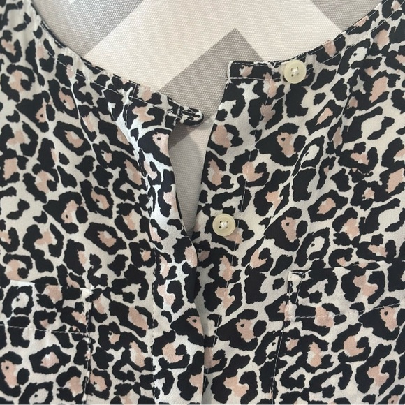 Women’s LOFT Petite Blouse – Black & Tan Animal Print Long Sleeve Top Small - Picture 3 of 6